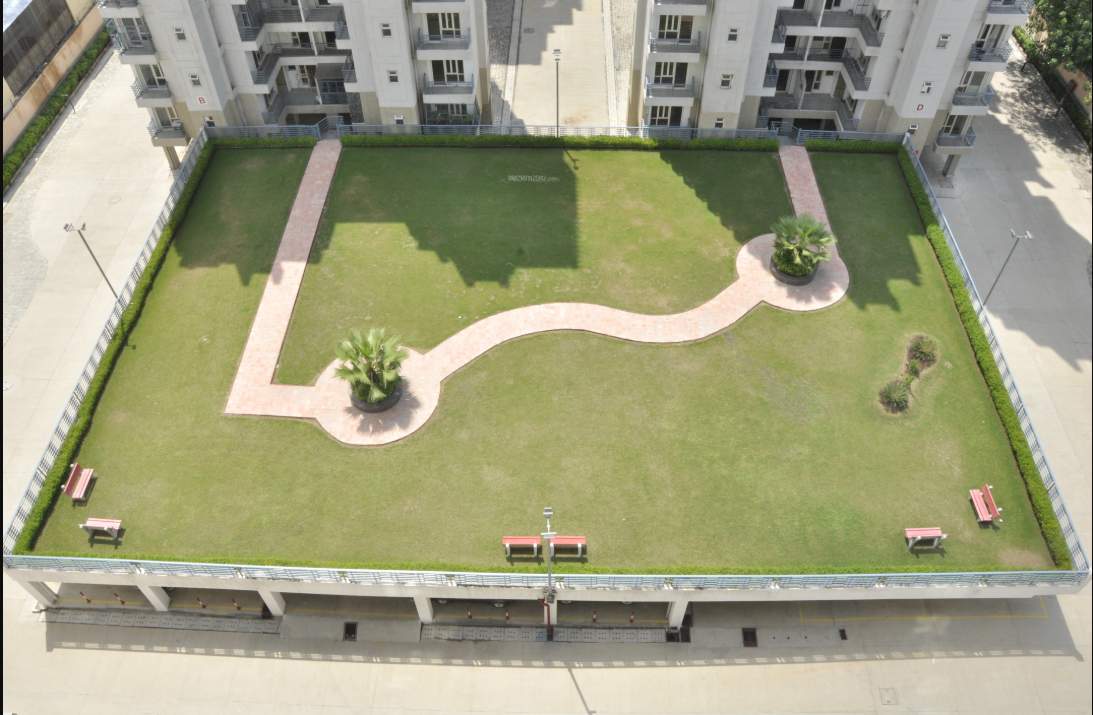  21st milestone residency Flower Garden