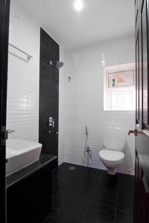 Images for Main Other of Shweta Aryan