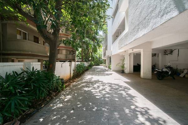  coronet Closed Car Parking