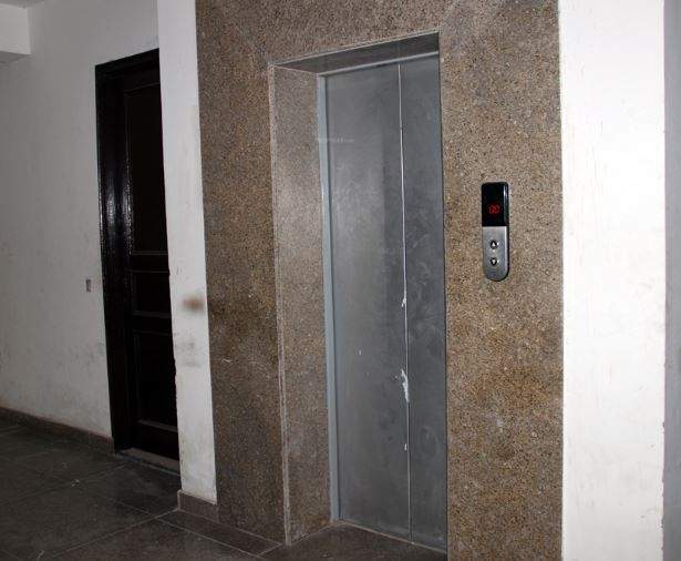  signature residency Lift(s)