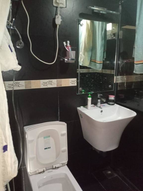  silver lawns phase 3 Bathroom