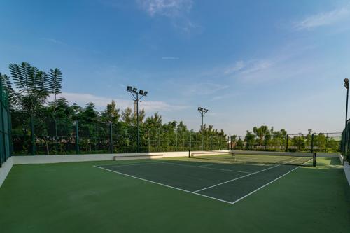  77-place Lawn Tennis Court