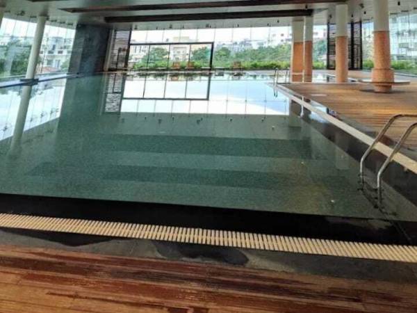  77-place Swimming Pool