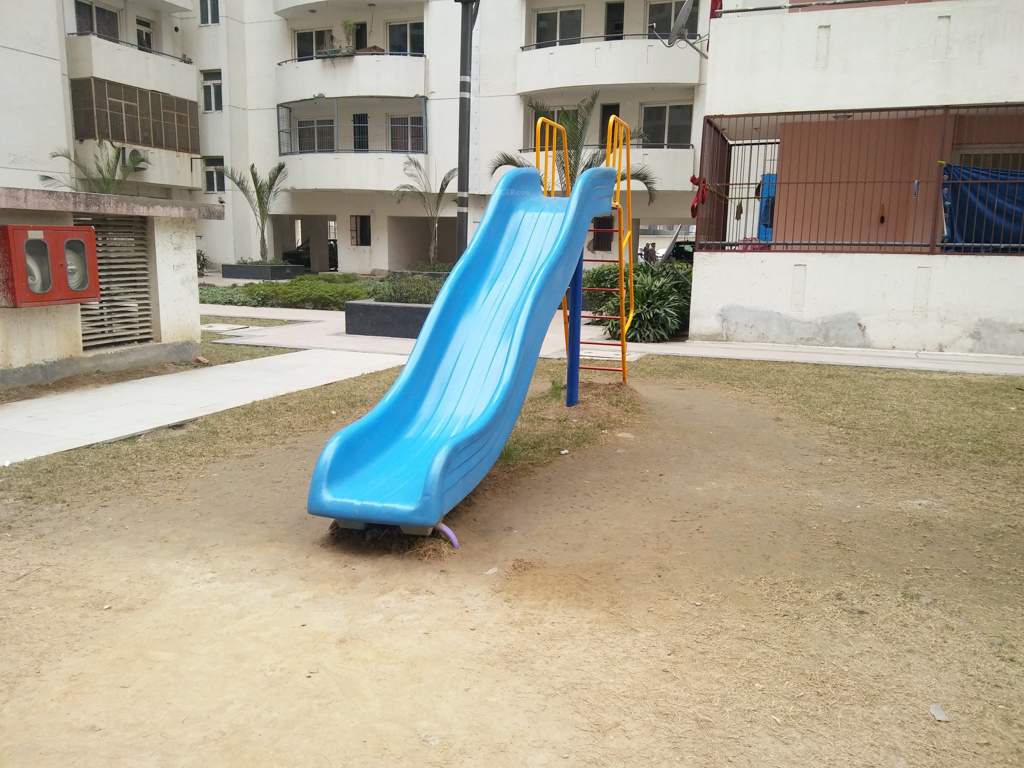 celebrity homes Children's play area