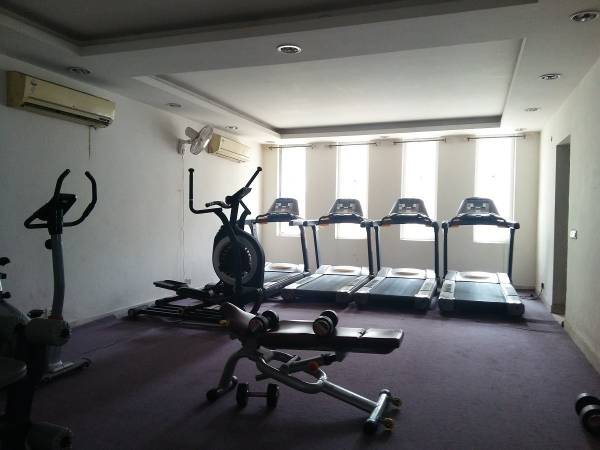  celebrity-homes Gymnasium