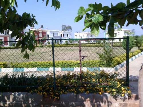  citrine Landscaped Gardens