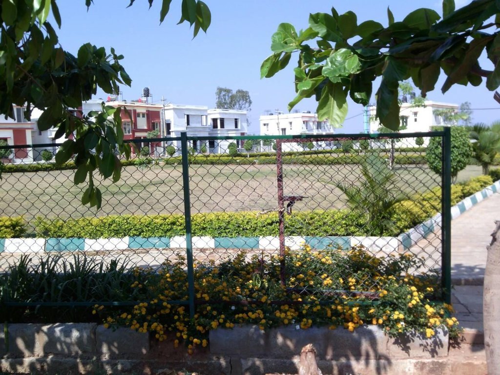  citrine Landscaped Gardens