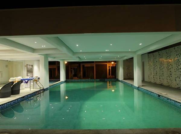  greenwich Swimming Pool