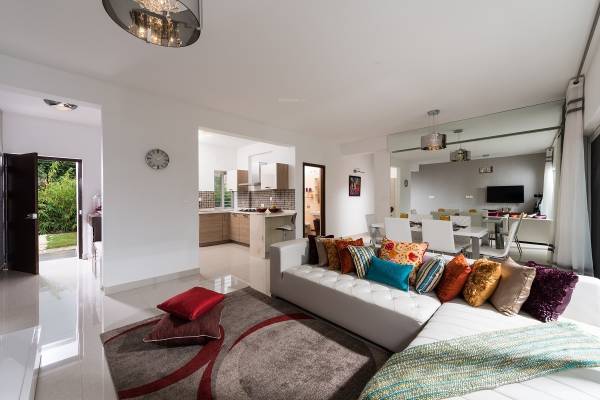 Living Area blue-waters Living Area