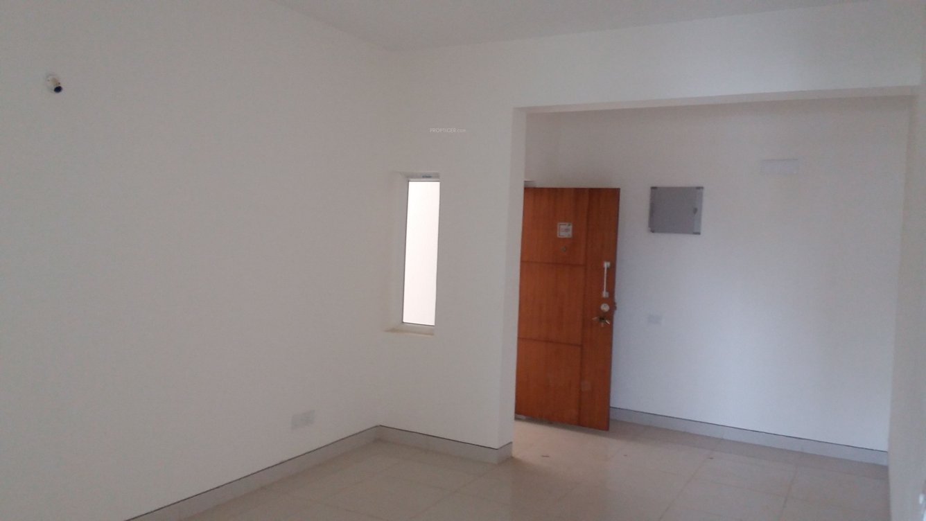  infiniti Living Area