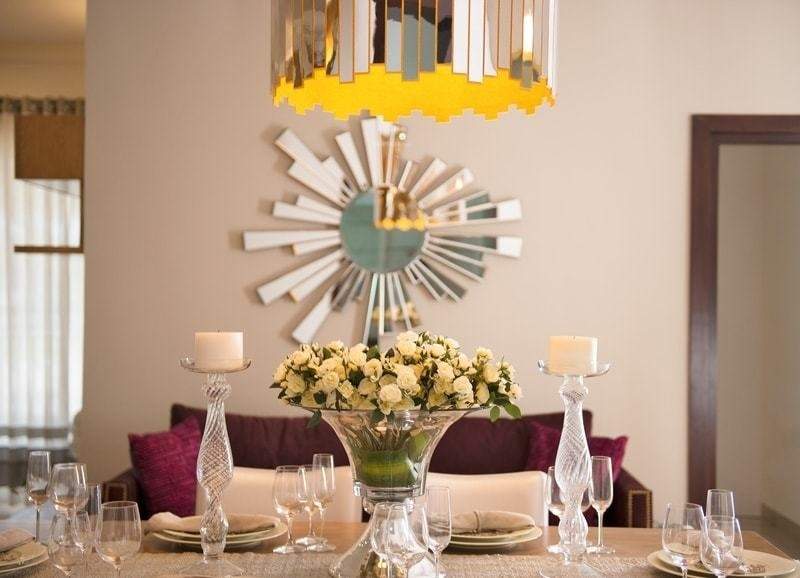  royale gardens Dining Area