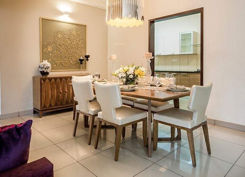  royale gardens Dining Area