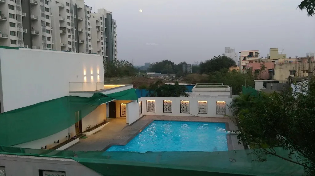  princeville Swimming Pool