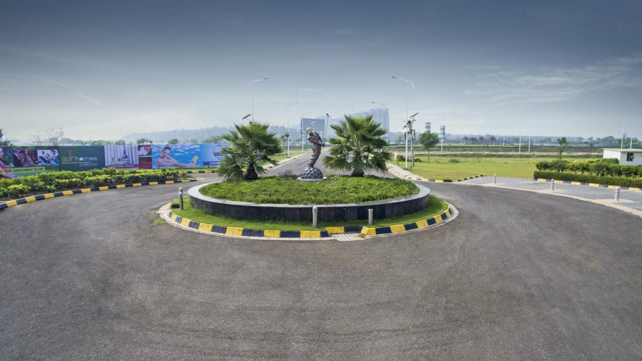  greenbay golf village Plot