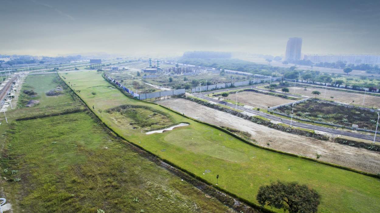  greenbay golf village Plot