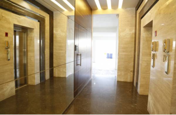  imperial-heights Lift Available