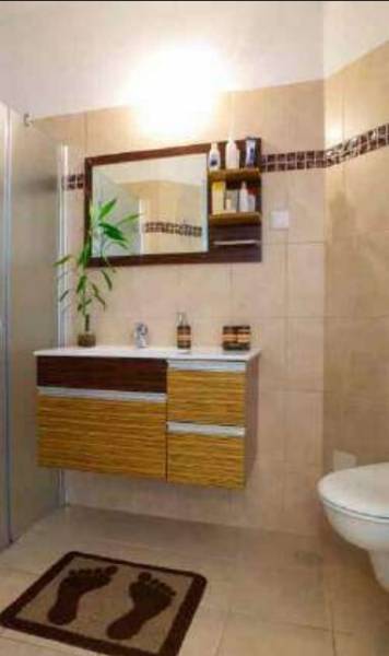  hill-view-2 Bathroom