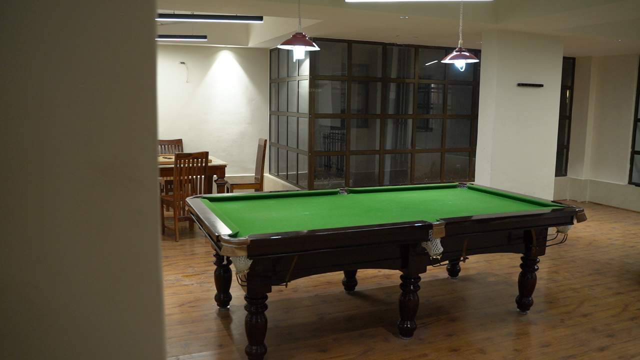  addela palm resorts Billiards/ Snooker Table