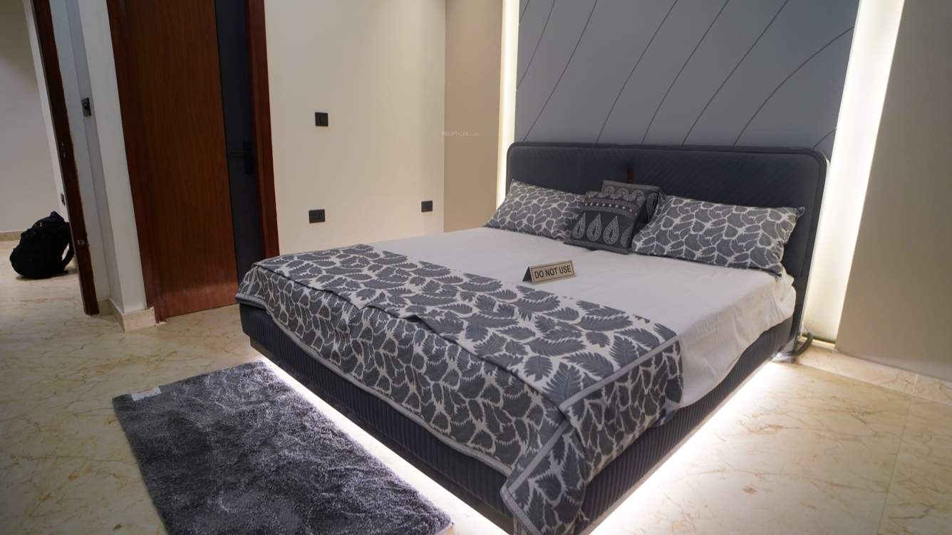  addela palm resorts Bedroom