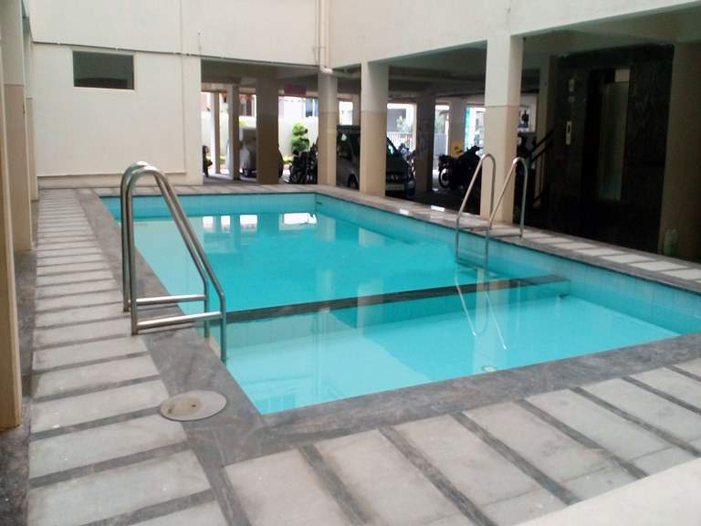  expressions Swimming Pool