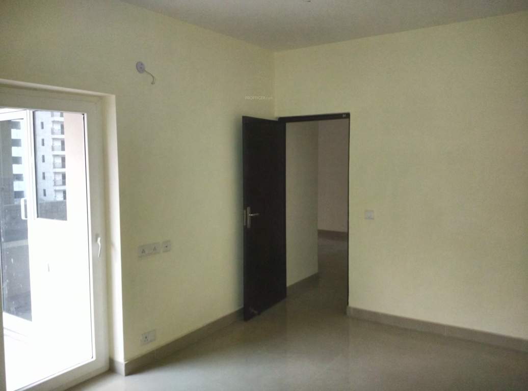  north avenue ii Living Area