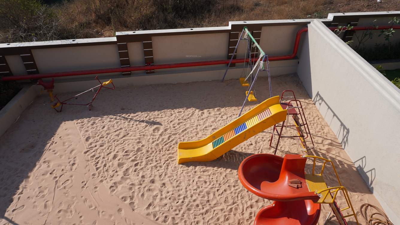 palaash sadfuli Children's play area