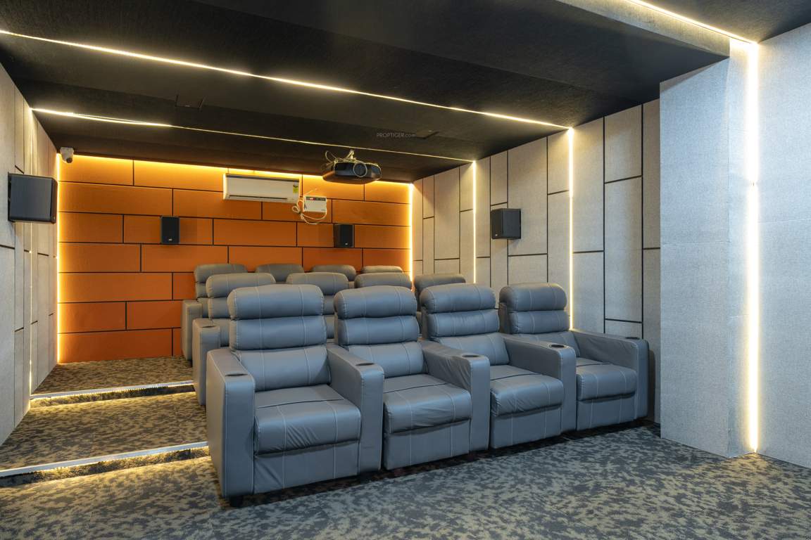  hillview avenue Mini Theatre