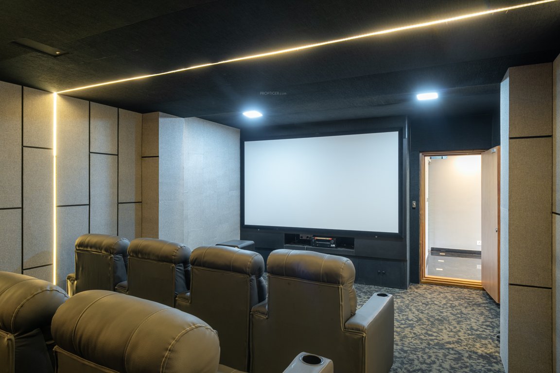  hillview avenue Mini Theatre