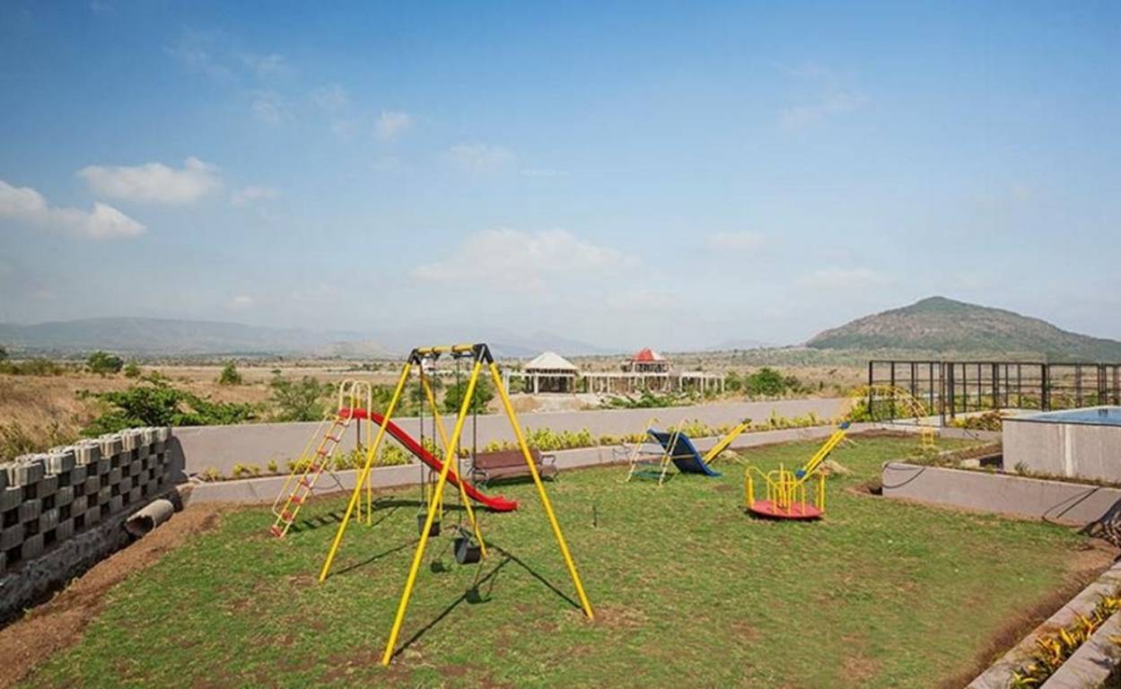 86 banyan tree Children's play area