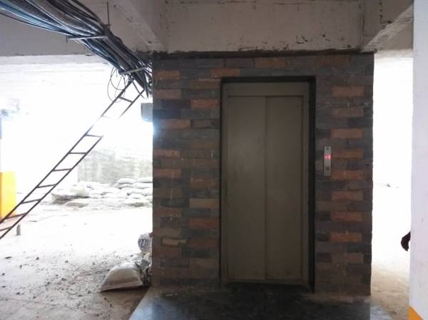 Lift Available casablanca Lift Available