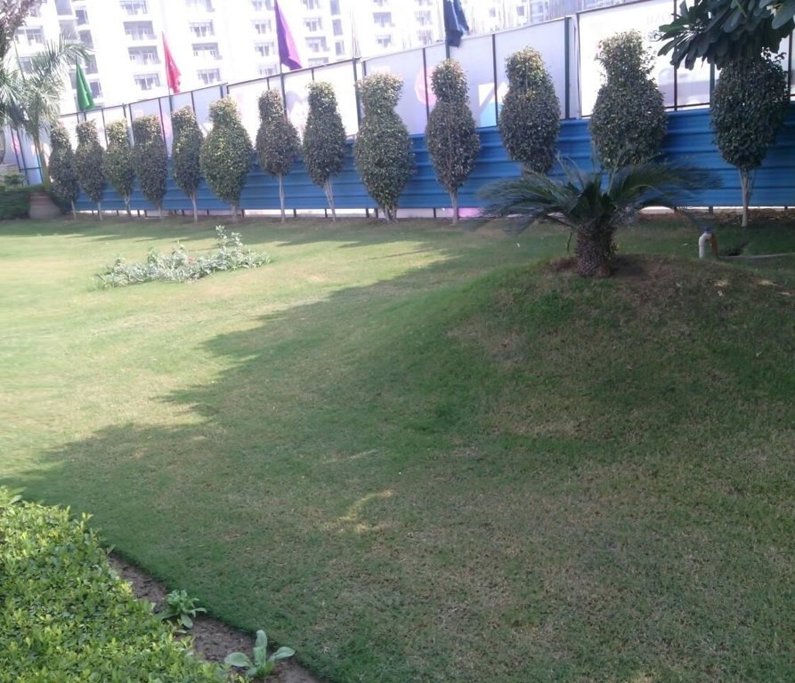 blue moon homes Landscaped Gardens