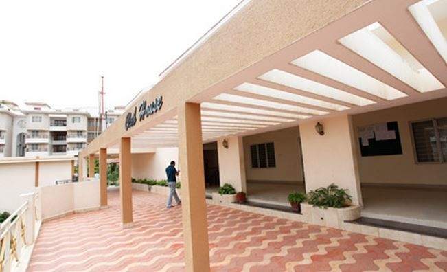 spandhana Club House