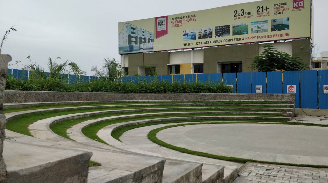 earth homes Amphitheater