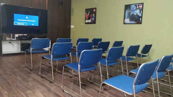 Mini Theatre earth-homes Mini Theatre