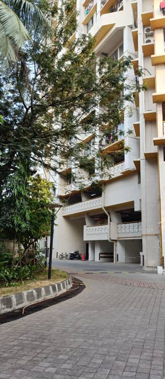  premier Internal Roads & Footpaths