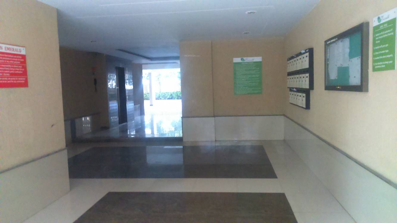  emerald Entrance Lobby