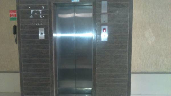 Lift(s) emerald Lift(s)