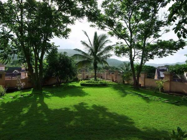  hawaiian Landscaped Gardens