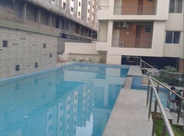  golden-palms Swimming Pool