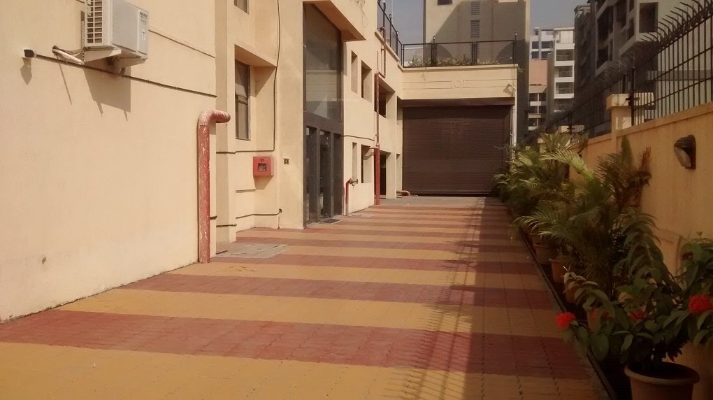 pallazo Paved Compound