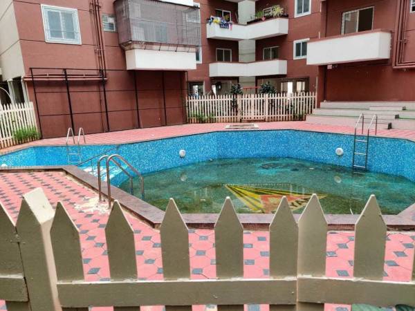  fountain-square Swimming Pool