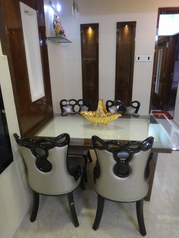  daisy gardens Living Area