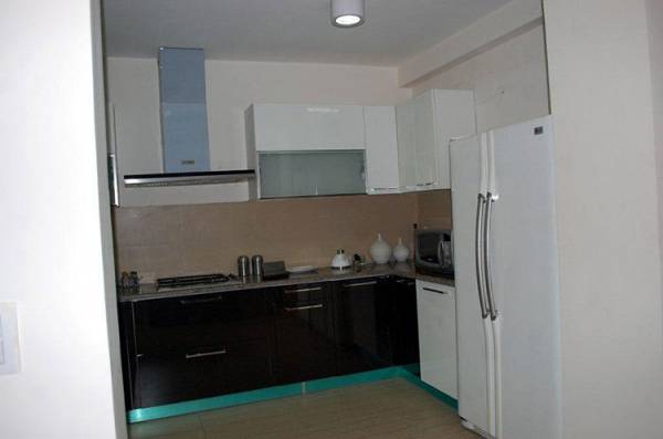  la-tropicana Kitchen