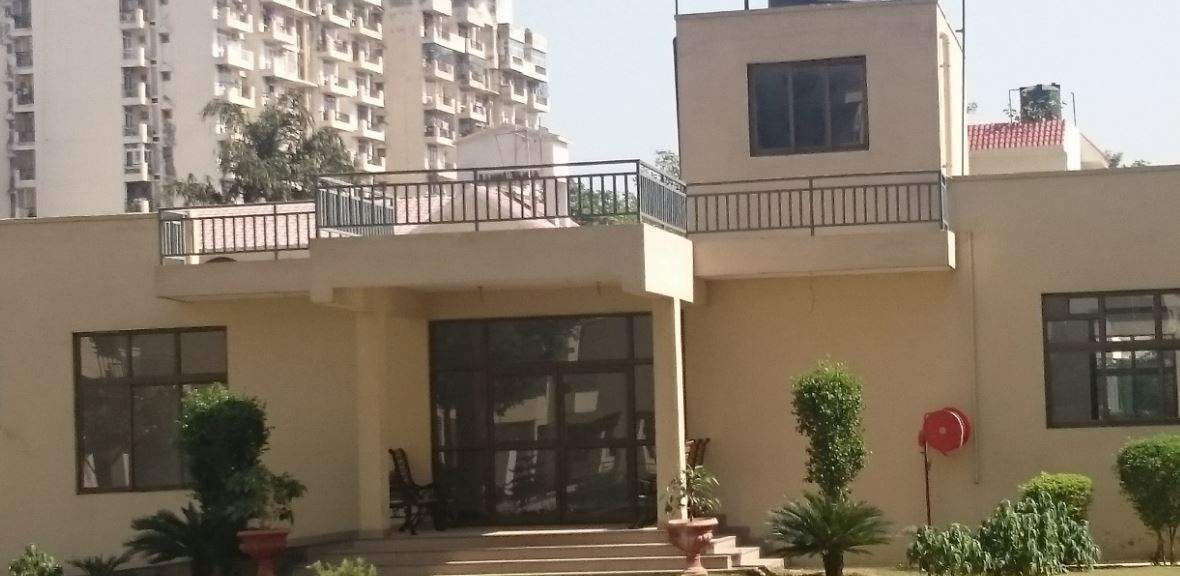  palm grove heights Club House