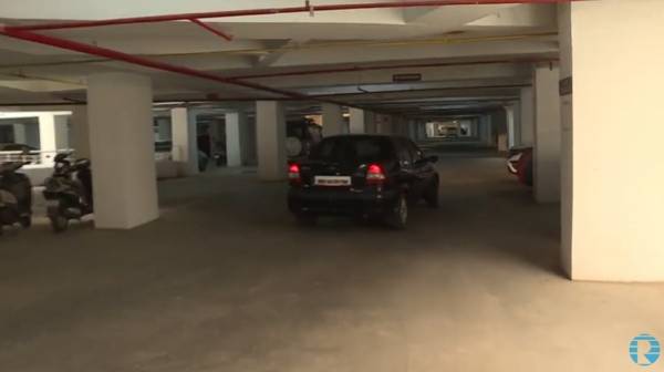  kritika Car Parking