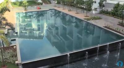  kritika Swimming Pool
