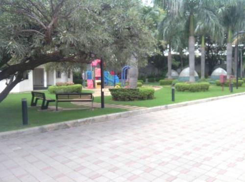  lakeside-habitat Children's play area