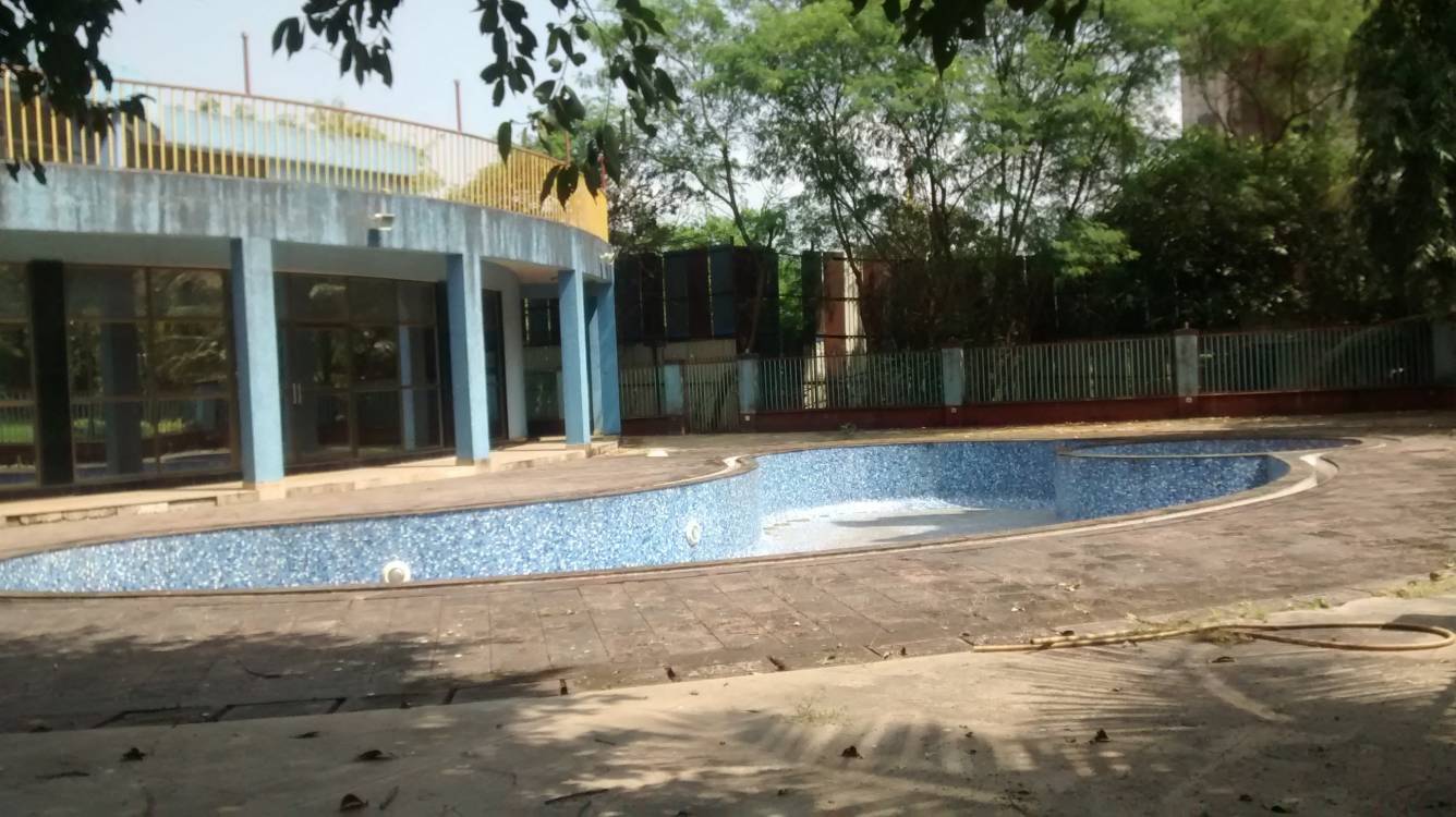 everest Swimming Pool