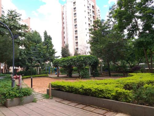  h-and-m-royal Images for amenities