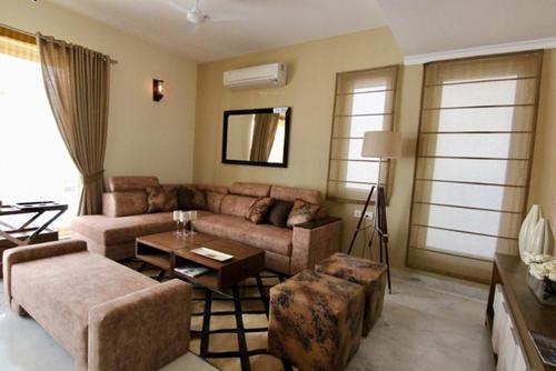  the-estate-floors Living Area